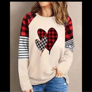 Super cute, lightweight sweatshirt and earrings. Just in time forValentine’s Day